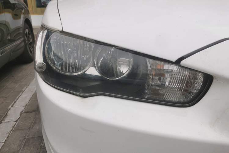 Used Mitsubishi Lancer EX 2011 Chasing Edition 1.8L CVT Luxury Model
