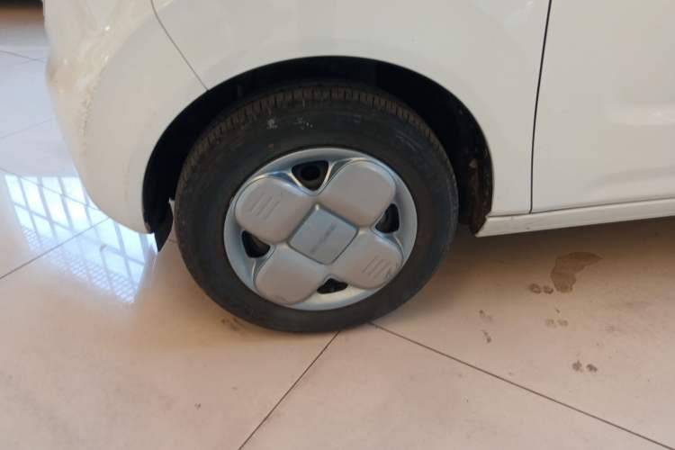 Used Geely Galaxy Panda 2024 Panda Mini 200km Endurance Bear Left Front Wheel Hub