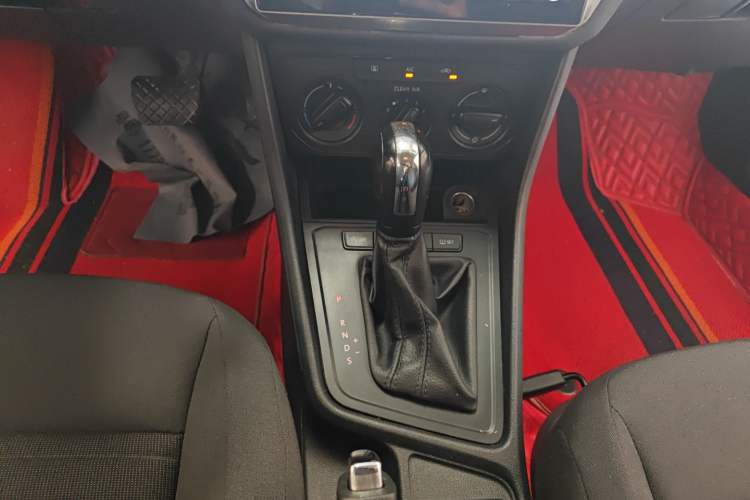 Used Volkswagen Lavida 2019 Lavida Start 1.5L Automatic Trendy Version China VI Standard