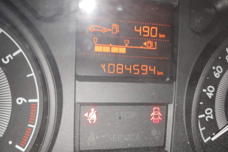 Used Peugeot 301 2014 1.6L Manual Comfort Edition
