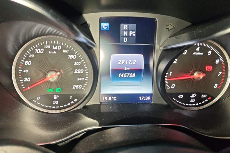 Used Mercedes-Benz GLC 2018 Facelift GLC 260 4MATIC Luxury Edition