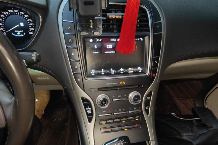 Used Lincoln MKX 2017 2.0T Two-Wheel Drive Deluxe Edition Audio And AC Panel