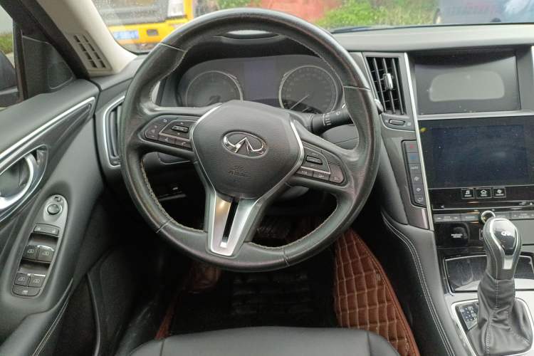 Used Infiniti Q50L 2018 2.0T Comfort Edition China V Standard Steering Wheel
