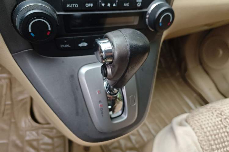 Used Honda CR-V 2010 2.4L automatic four-wheel drive luxury version