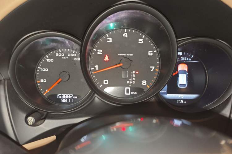 Used Porsche Macan 2016 Macan 2.0T Odometer Close Up