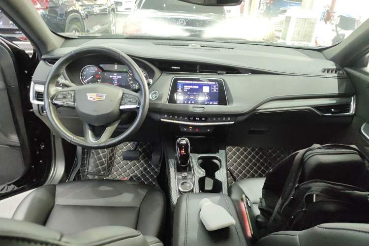 Used Cadillac XT4 2021 28T Two-Wheel Drive Luxury Version
