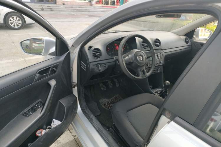 Used Volkswagen Jetta 2013 1.4L Manual Fashion Model