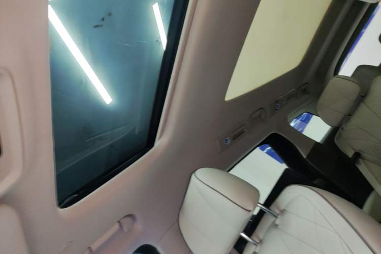 Used Denza D9 2022 DM-i 970 Four-Wheel Drive Prestige Model Headliner