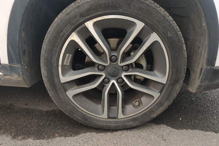 Used Geely Auto Vision S1 2019 Upgraded Model 1.5L Manual Elite Version Right Front Wheel Hub