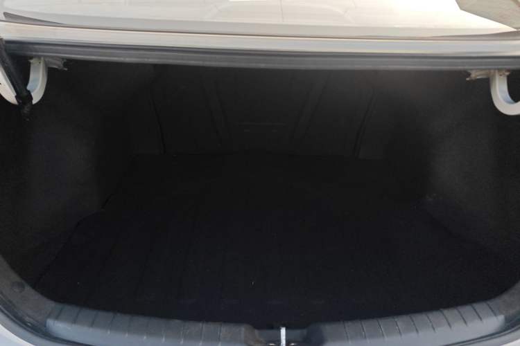 Used Hyundai Elantra (6th Generation / Lingdong) 2016 1.6L Automatic ZhiXuan – Elite Version