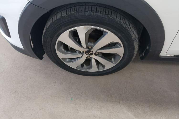 Used Kia KX Cross 2017 1.4L AT GLS