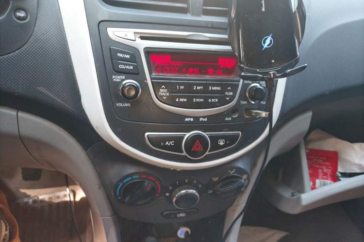 Used Hyundai Verna (older generation) 2010 Sedan 1.4L Manual Standard GL Model
