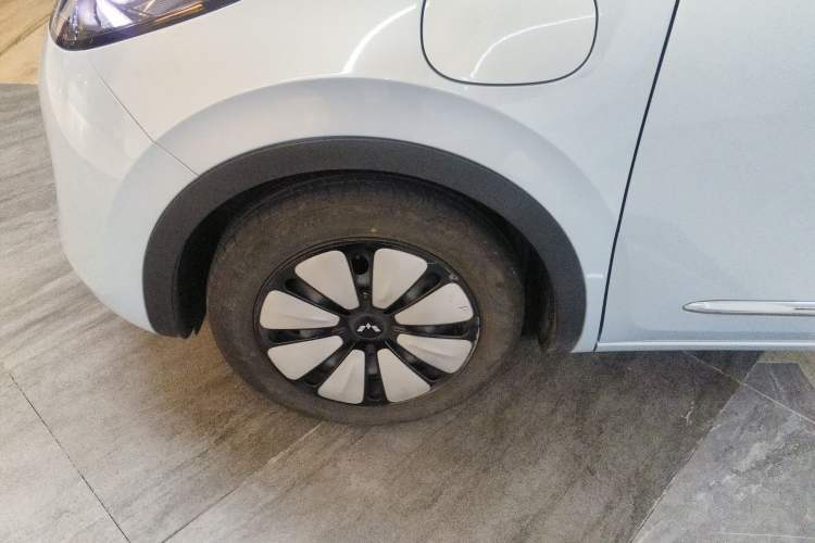 Used Wuling Bingo 2025 410 km Lingxi Deluxe Edition Left Front Wheel Hub