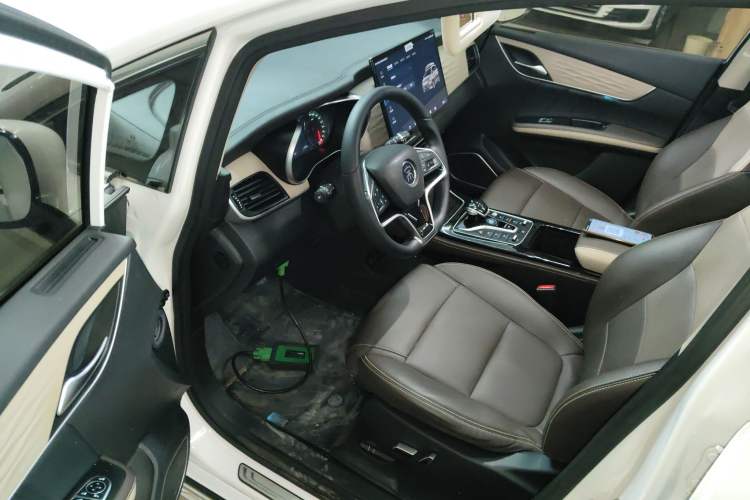 Used BYD Song MAX New Energy 2022 DM-i 105KM Executive Edition Interior 3