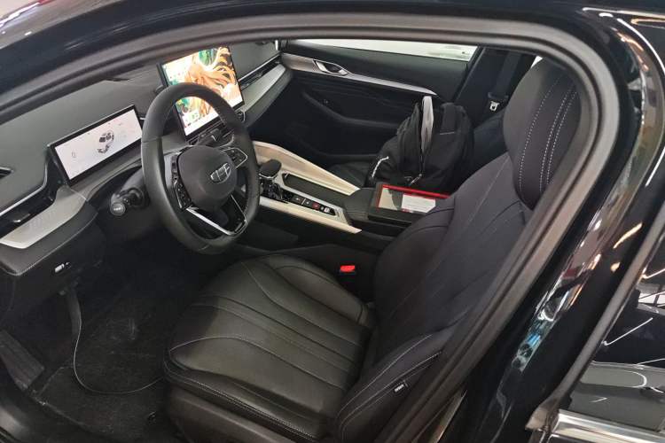 Used Geely Auto Preface 2025 Dongfang Yao 1.5TD Fuyao Edition Left Front Seat