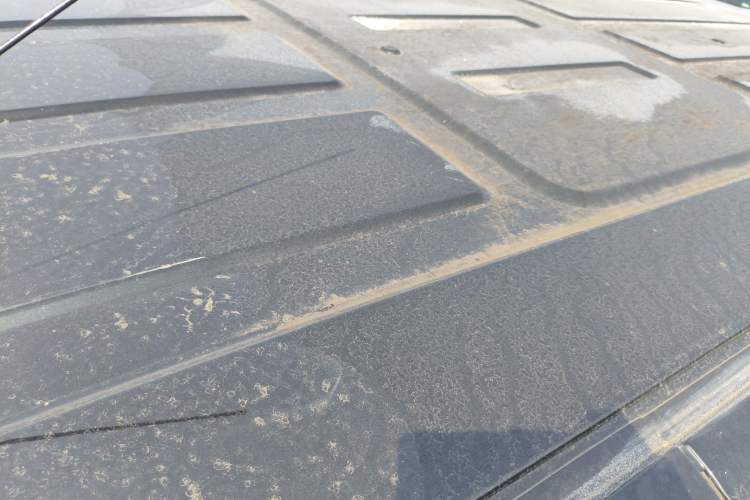 Used Ford Transit 2020 2.0T Diesel Multi-Function Commercial Vehicle Mid-Chassis Low-Roof Design with Dual Rear Doors Meeting China VI Emission Standards