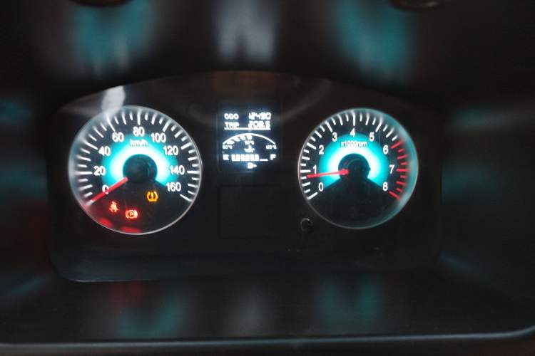 Used Jinbei New Hiace X30L 2023 1.5L Super-Enjoyment Edition Passenger Van 5/6/7-Seater Non-Air-Conditioned Version SWC15M