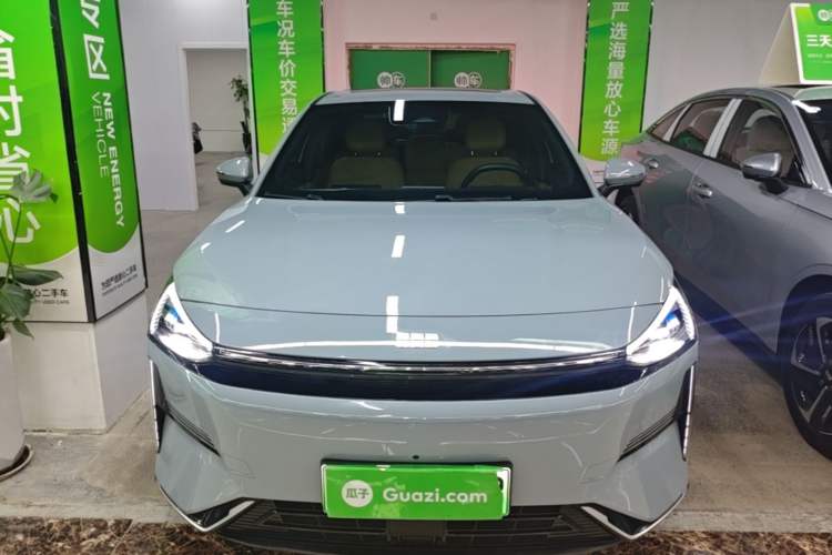 Used Geely Galaxy L6 2024 125km PLUS Dragon Edition Front