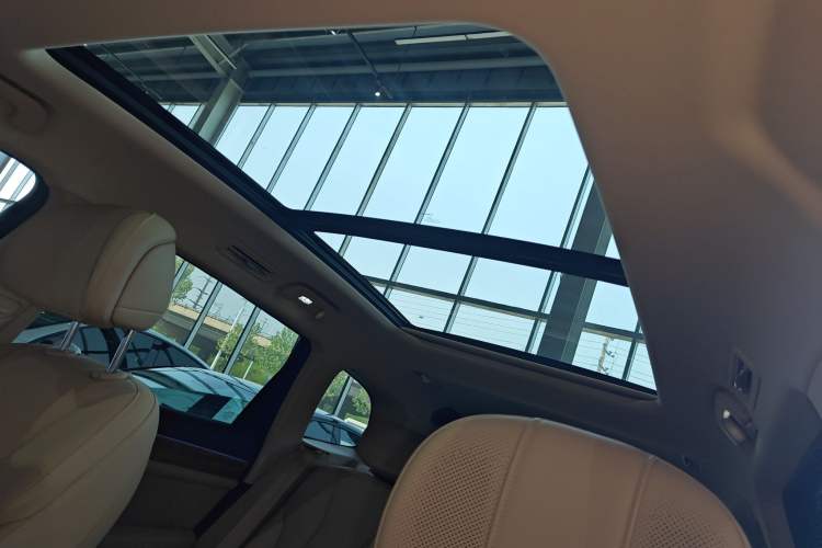 Used Hima AITO M7 2024 1.5T Rear-Drive Plus Version 5 Seats Headliner