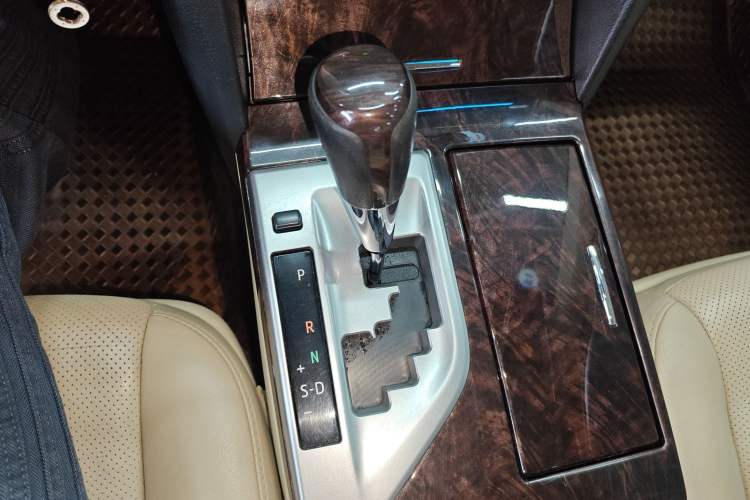 Used Toyota Camry 2015 2.0G Premier Edition
