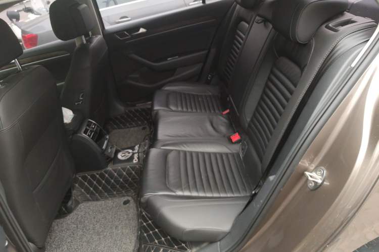 Used Volkswagen Magotan 2019 330TSI DSG Leading Model China VI Standard Left Rear Seat