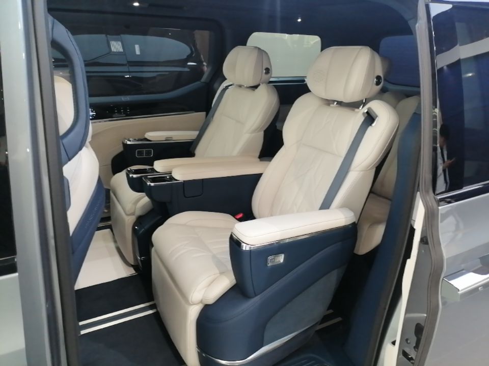 Zeekr 009 2024 Six-Seat Executive Version 4WD 108 kWh — снимка 20