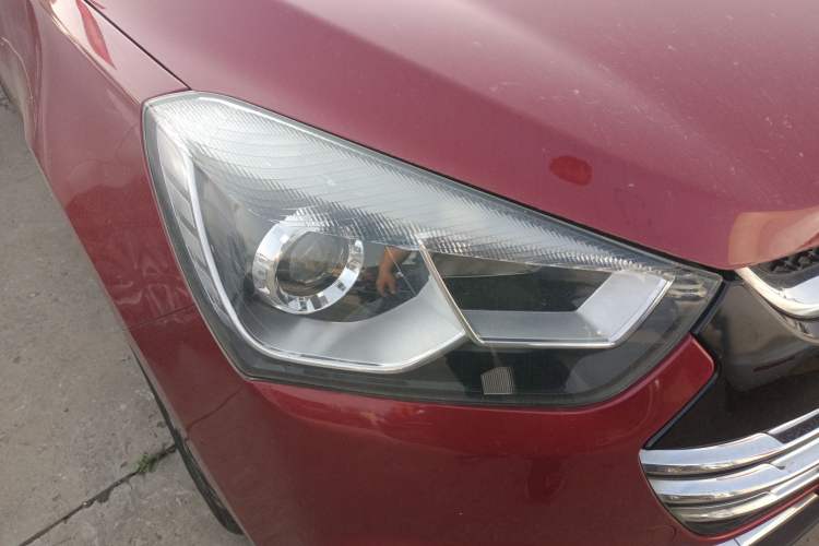 Used JAC Group Refine S2 2015 1.5L Manual Luxury Model Right Front Headlight