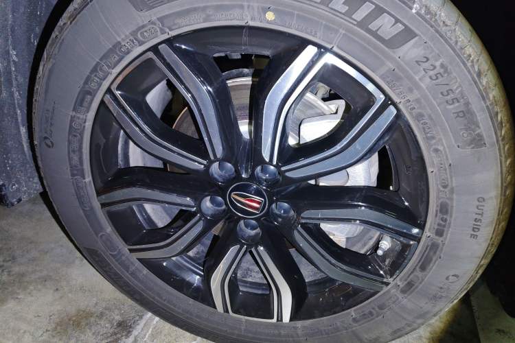 Used Hongqi HQ9 2023 2.0T Smart Connect Flagship Edition Right Front Wheel Hub