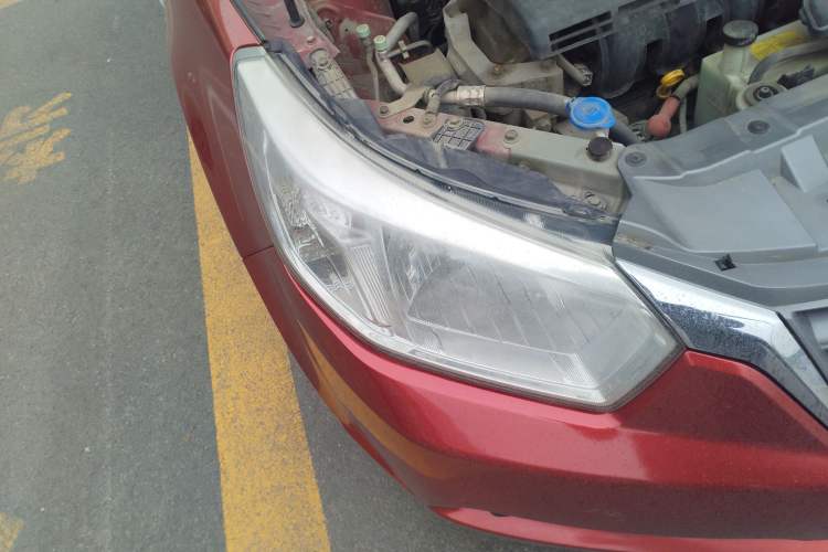 Used Venucia R50 2013 1.6L Manual Luxury Edition
