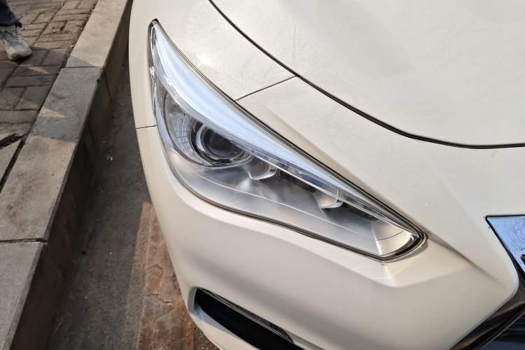 Used Infiniti Q50L 2018 2.0T Comfort Edition China VI Standard Right Front Headlight