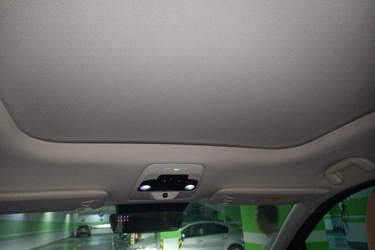 Used Nio ES8 2018 355 km Base Version 7-Seater Edition Headliner