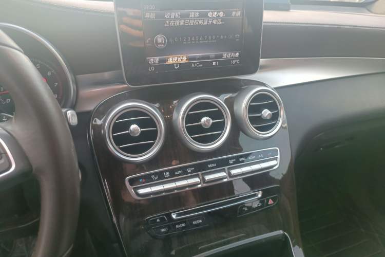 Used Mercedes-Benz GLC 2019 GLC 260 L 4MATIC Dynamic Model Audio And AC Panel