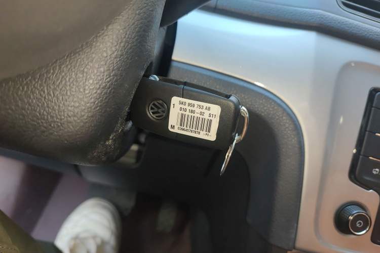 Used Volkswagen Lavida 2013 Revised Classic 1.6L Automatic Fashion Edition