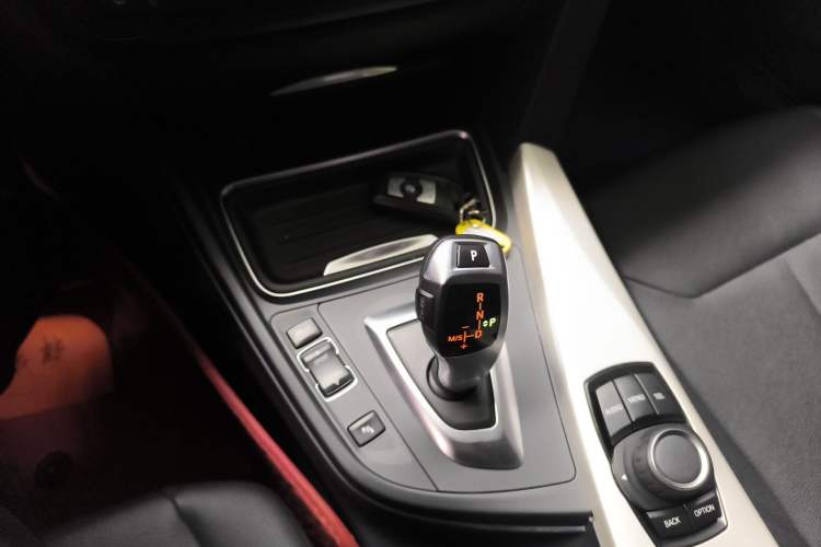 Used BMW 3 Series 2014 320Li Fashion Model
