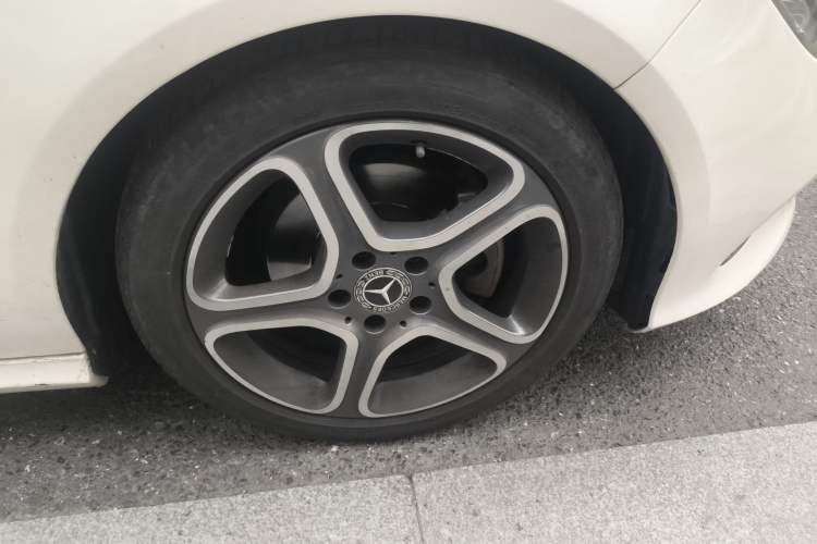 Used Mercedes-Benz CLA 2017 CLA 180 Right Front Wheel Hub