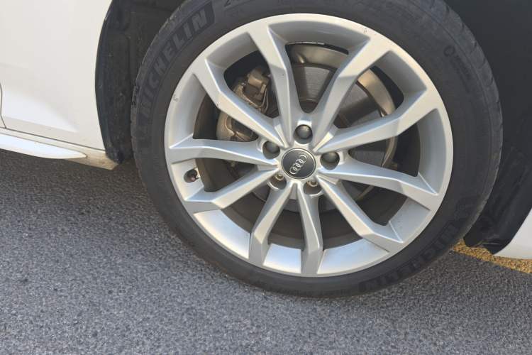 Used Audi A4L 2019 40 TFSI Fashion Edition China VI Emission Standard