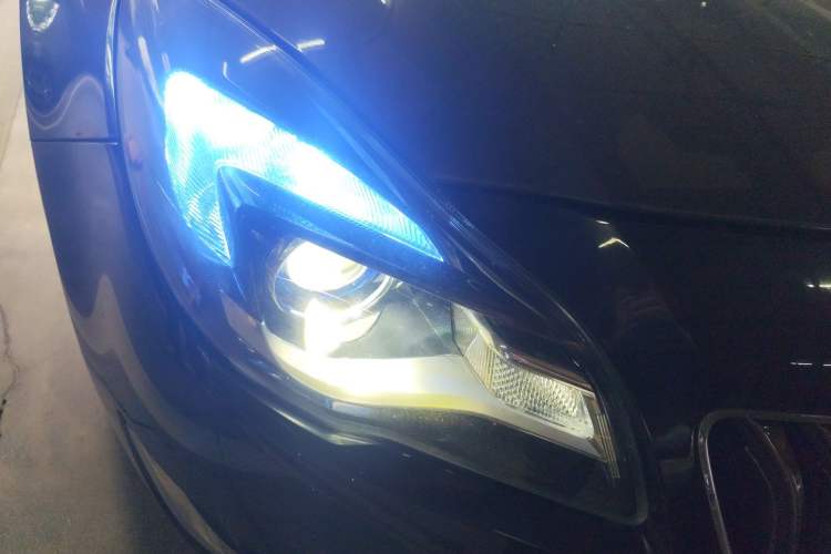 Used Buick Regal 2014 2.0L Leading Fashion Edition Exterior 3