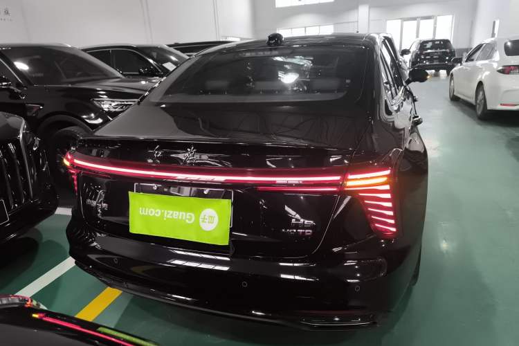 Used Hongqi H5 2025 Model 2.0T Automatic Xuan Ying 2 Million Units Commemorative Edition Rear