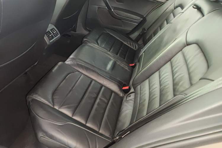 Used Volkswagen Golf 2014 1.4TSI Automatic Luxury Model Left Rear Seat