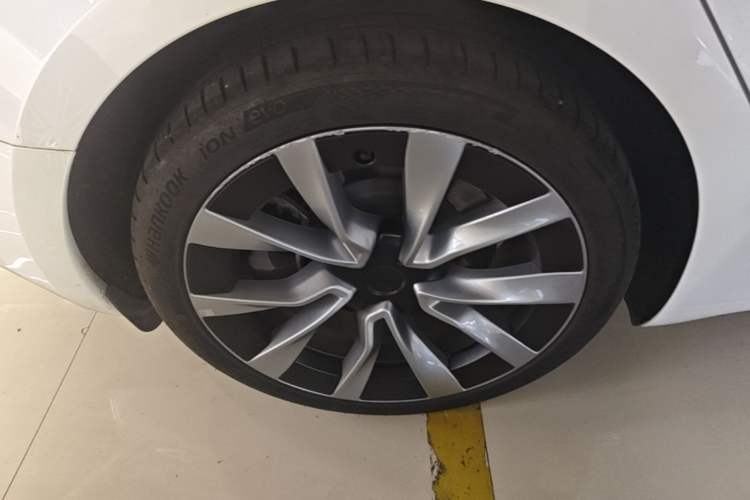 Used Tesla Model 3 2025 Rear-Wheel-Drive Version
