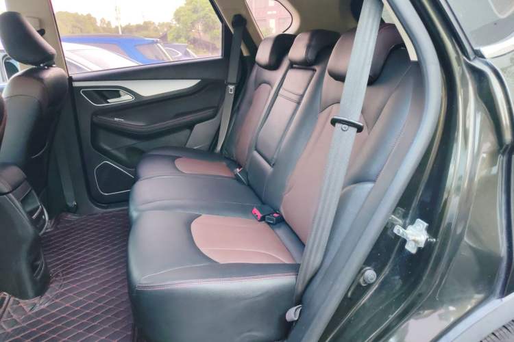 Used Baojun 560 2015 1.8L manual Comfort trim level
