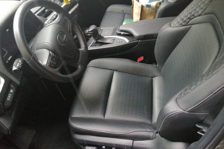 Used Lexus UX 2019 260h Explore-Cool Edition China V Standard
