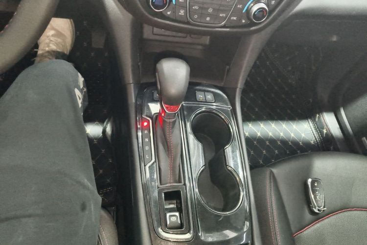 Used Chevrolet Equinox 2021 550T RS Four-Wheel Drive Intelligent Guardian Edition Gear Lever