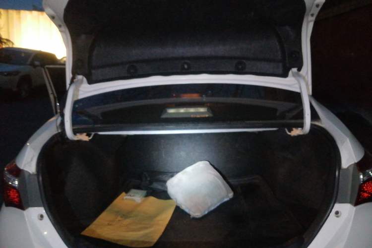 Used Toyota Corolla 2014 1.6L CVT GL-i Trunk