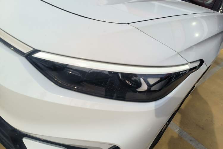 Used Volkswagen ID.7 VIZZION 2024 AIR model Left Front Headlight