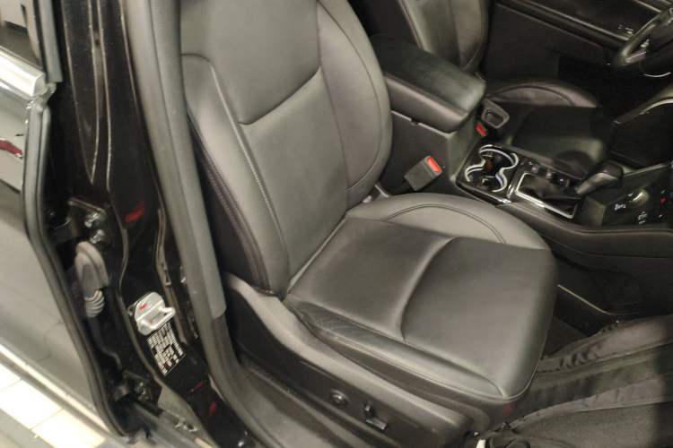 Used Jeep Grand Commander 2018 2.0T Four-Wheel Drive Enjoyment Edition China VI