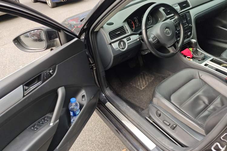 Used Volkswagen Passat 2015 1.8TSI DSG Prestige Edition Driver Seat