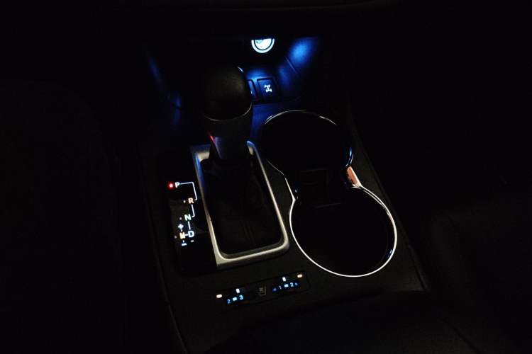 Used Toyota Highlander 2018 2.0T Four-Wheel Drive Supreme Edition 7-Seater China VI Gear Lever