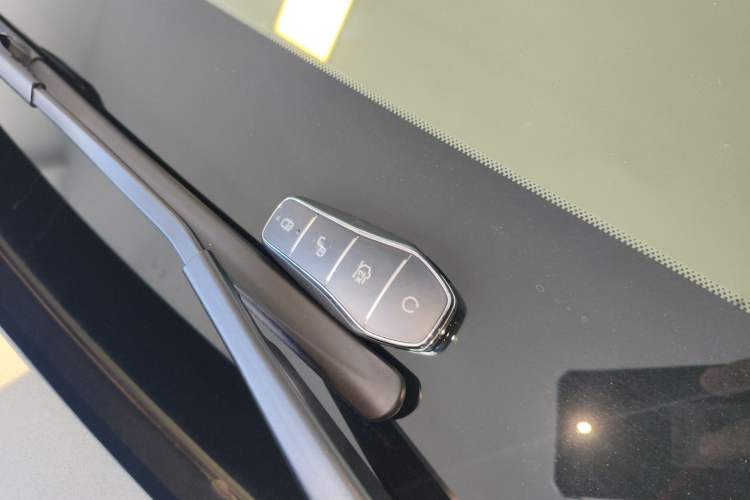 Used BYD Qin L 2024 DM-i 120KM Excellence Model Vehicle Key