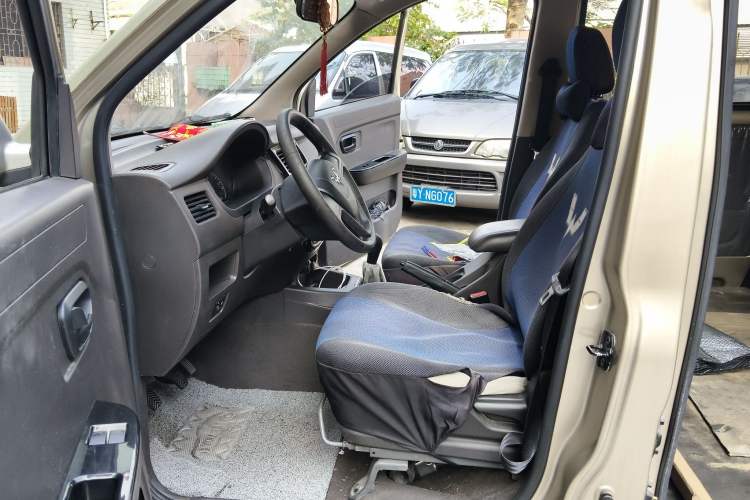 Used Wuling Rongguang V 2016 1.5L Standard Version Driver Seat